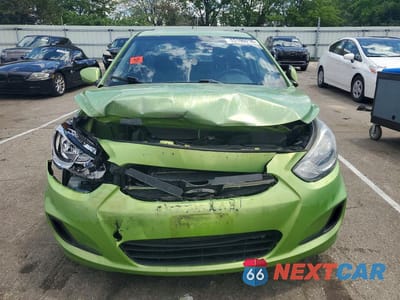 Piąte zdjęcie samochodu w środku: 2013 HYUNDAI ACCENT GS VIN:KMHCT5AE2DU108903 - miniatura