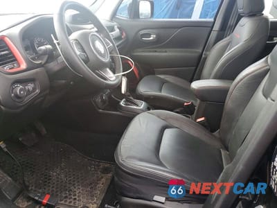 Zdjęcie 7 z 13 samochodu: 2023 JEEP RENEGADE TRAILHAWK VIN:ZACNJDC16PPP30138 - miniatura