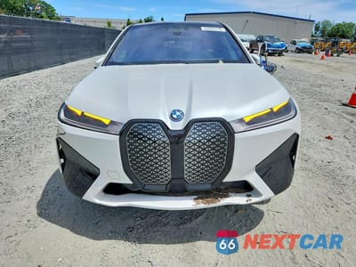 Piąte zdjęcie samochodu w środku: 2025 BMW IX XDRIVE50 VIN:WB523CF02SCU70598 - miniatura