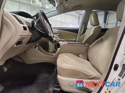 Zdjęcie 7 z 12 samochodu: 2014 TOYOTA PRIUS V TWO VIN:JTDZN3EU1E3354637 - miniatura