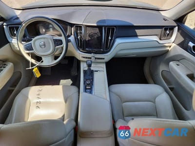 Zdjęcie 8 z 13 samochodu: 2018 VOLVO XC60 T6 MOMENTUM VIN:YV4A22RK8J1028748 - miniatura