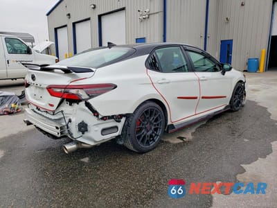 Trzecie zdjęcie samochodu z tyłu: 2024 TOYOTA CAMRY TRD VIN:4T1KZ1AK9RU100040 - miniatura