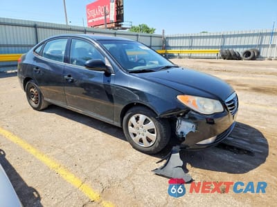 Czwarte zdjęcie samochodu z boku: 2010 HYUNDAI ELANTRA GLS VIN:KMHDU4AD9AU170880 - miniatura