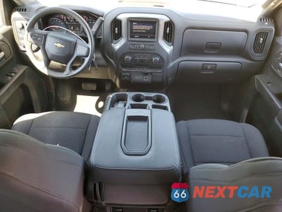 Zdjęcie 8 z 13 samochodu: 2021 CHEVROLET SILVERADO K1500 CUSTOM VIN:3GCPYBEH7MG186543 - miniatura