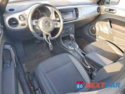 Zdjęcie 8 z 12 samochodu: 2013 VOLKSWAGEN BEETLE VIN:3VW5X7ATXDM820458 - miniatura