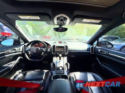 Zdjęcie 9 z 10 samochodu: 2012 PORSCHE CAYENNE S VIN:WP1AB2A23CLA45610 - miniatura