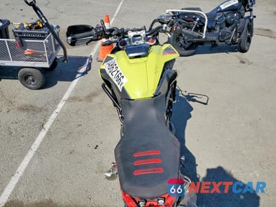 Zdjęcie 6 z 8 samochodu: 2025 BMW F 900 GS VIN:WB10K6309S6L32301 - miniatura
