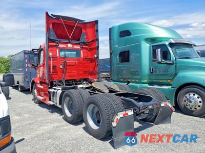Trzecie zdjęcie samochodu z tyłu: 2022 VOLVO VNR SEMI TRUCK VIN:4V4WC9EG9NN301781 - miniatura