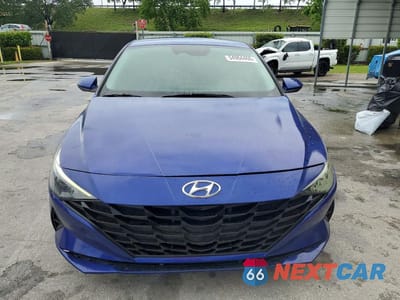 Piąte zdjęcie samochodu w środku: 2023 HYUNDAI ELANTRA SEL VIN:KMHLM4AG2PU424024 - miniatura