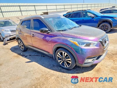 Czwarte zdjęcie samochodu z boku: 2020 NISSAN KICKS SR VIN:3N1CP5DVXLL539411 - miniatura