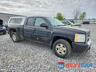Czwarte zdjęcie samochodu z boku: 2008 CHEVROLET SILVERADO K1500 VIN:1GCEK19068Z264484 - miniatura