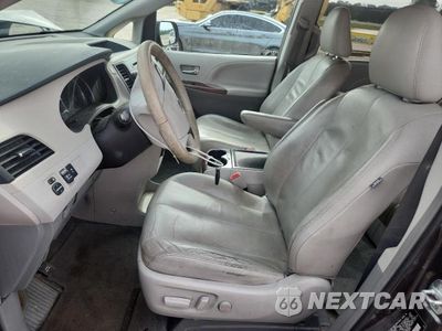 Zdjęcie 7 z 13 samochodu: 2012 TOYOTA SIENNA XLE 8-PASSENGER VIN:5TDYK3DC7CS277457 - miniatura
