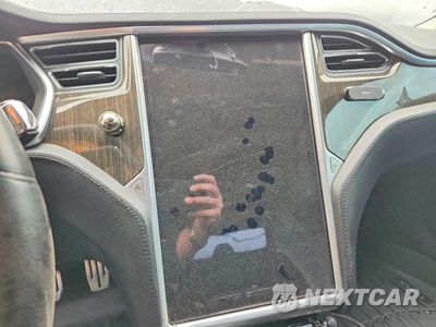 Zdjęcie 9 z 12 samochodu: 2013 TESLA MODEL S VIN:5YJSA1CP6DFP06921 - miniatura