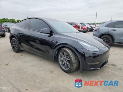 Czwarte zdjęcie samochodu z boku: 2024 TESLA MODEL Y VIN:7SAYGDED3RA305878 - miniatura