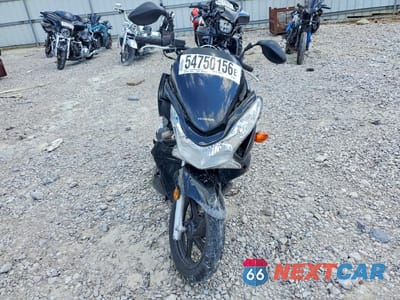 Drugie zdjęcie samochodu z przodu: 2013 HONDA PCX 150 VIN:MLHKF1210D5006454 - miniatura