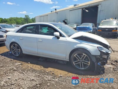Czwarte zdjęcie samochodu z boku: 2019 AUDI A3 PREMIUM VIN:WAUAUGFF9K1012249 - miniatura