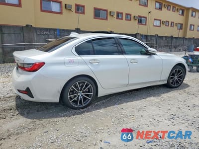 Trzecie zdjęcie samochodu z tyłu: 2021 BMW 330I VIN:3MW5R1J00M8B53356 - miniatura