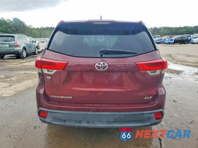 Zdjęcie 6 z 13 samochodu: 2019 TOYOTA HIGHLANDER XLE VIN:5TDKZRFH1KS320850 - miniatura