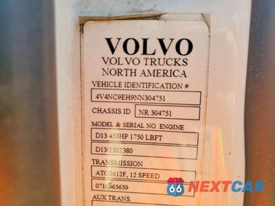 Zdjęcie 10 z 10 samochodu: 2022 VOLVO VNL SEMI TRUCK VIN:4V4NC9EH9NN304751 - miniatura
