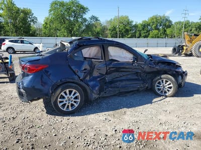 Trzecie zdjęcie samochodu z tyłu: 2015 MAZDA 3 TOURING VIN:JM1BM1V7XF1256724 - miniatura