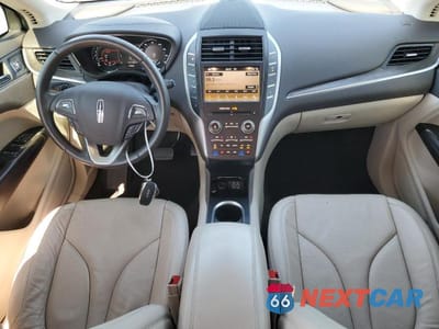 Zdjęcie 8 z 13 samochodu: 2019 LINCOLN MKC RESERVE VIN:5LMCJ3C9XKUL38497 - miniatura