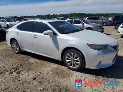 Czwarte zdjęcie samochodu z boku: 2013 LEXUS ES 300H VIN:JTHBW1GG3D2036824 - miniatura