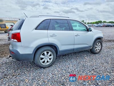 Trzecie zdjęcie samochodu z tyłu: 2013 KIA SORENTO LX VIN:5XYKTCA63DG400607 - miniatura