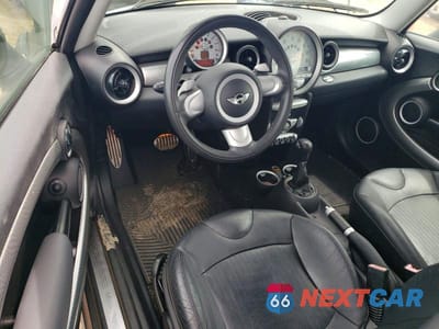 Zdjęcie 8 z 12 samochodu: 2007 MINI COOPER S VIN:WMWMF735X7TL91311 - miniatura