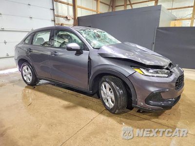 Czwarte zdjęcie samochodu z boku: 2025 HONDA HR-V LX VIN:3CZRZ1H32SM750284 - miniatura