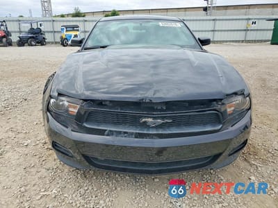 Piąte zdjęcie samochodu w środku: 2011 FORD MUSTANG VIN:1ZVBP8AM8B5151577 - miniatura