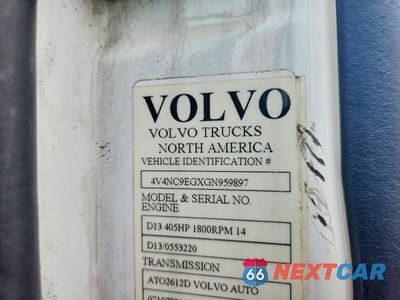 Zdjęcie 10 z 10 samochodu: 2016 VOLVO VNL SEMI TRUCK VIN:4V4NC9EGXGN959897 - miniatura