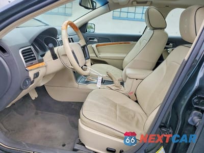 Zdjęcie 7 z 12 samochodu: 2010 LINCOLN MKZ VIN:3LNHL2JC9AR636718 - miniatura