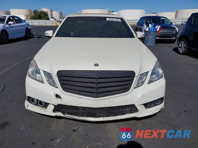 Piąte zdjęcie samochodu w środku: 2010 MERCEDES-BENZ E 550 VIN:WDDHF7CB9AA067706 - miniatura