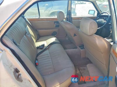 Zdjęcie 10 z 12 samochodu: 1987 JAGUAR XJ6 VIN:SAJAV1345HC464973 - miniatura