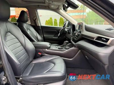 Zdjęcie 8 z 12 samochodu: 2022 TOYOTA HIGHLANDER XLE VIN:5TDGZRBH5NS591314 - miniatura