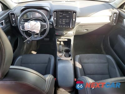 Zdjęcie 8 z 13 samochodu: 2020 VOLVO XC40 T4 MOMENTUM VIN:YV4AC2HK6L2291252 - miniatura