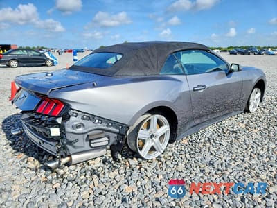 Trzecie zdjęcie samochodu z tyłu: 2026 FORD MUSTANG VIN:1FAGP8UH5T5108717 - miniatura