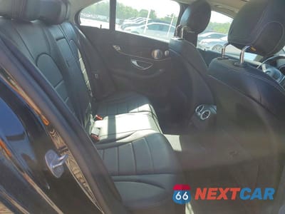 Zdjęcie 10 z 13 samochodu: 2016 MERCEDES-BENZ C 300 4MATIC VIN:55SWF4KB0GU175194 - miniatura