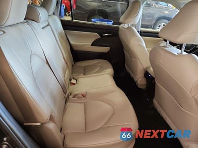Zdjęcie 11 z 14 samochodu: 2022 TOYOTA HIGHLANDER XLE VIN:5TDGZRBH5NS231038 - miniatura