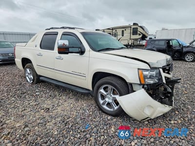 Czwarte zdjęcie samochodu z boku: 2013 CHEVROLET AVALANCHE LTZ VIN:3GNTKGE72DG123586 - miniatura