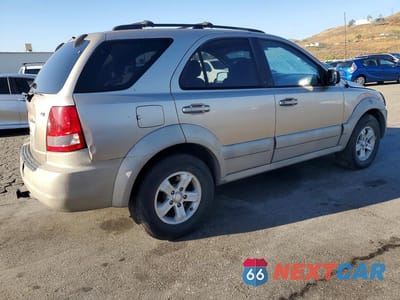 Trzecie zdjęcie samochodu z tyłu: 2005 KIA SORENTO LX VIN:KNDJD733755365017 - miniatura