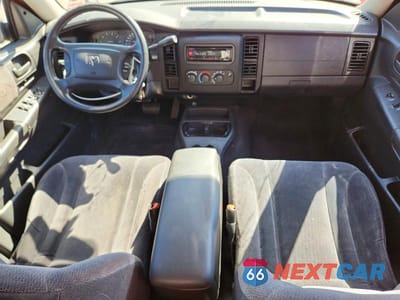Zdjęcie 8 z 12 samochodu: 2004 DODGE DAKOTA VIN:1D7HL48N24S717016 - miniatura