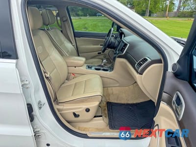 Piąte zdjęcie samochodu w środku: 2018 JEEP GRAND CHEROKEE OVERLAND VIN:1C4RJFCT6JC104487 - miniatura