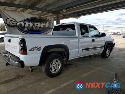 Trzecie zdjęcie samochodu z tyłu: 2004 CHEVROLET SILVERADO K1500 VIN:1GCEK19T44E306341 - miniatura