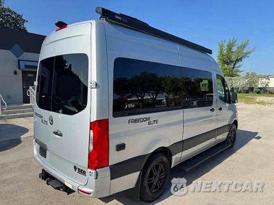 Trzecie zdjęcie samochodu z tyłu: 2022 MERCEDES-BENZ SPRINTER 2500 VIN:W1X4EBHY0NP484324 - miniatura
