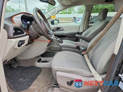 Zdjęcie 7 z 14 samochodu: 2017 CHRYSLER PACIFICA TOURING VIN:2C4RC1DG1HR516431 - miniatura