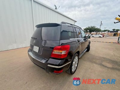 Czwarte zdjęcie samochodu z boku: 2010 MERCEDES-BENZ GLK 350 VIN:WDCGG5GB0AF436418 - miniatura