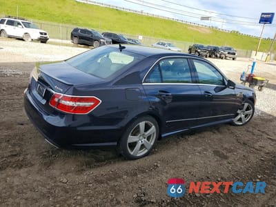 Trzecie zdjęcie samochodu z tyłu: 2010 MERCEDES-BENZ E 350 4MATIC VIN:WDDHF8HB9AA087016 - miniatura