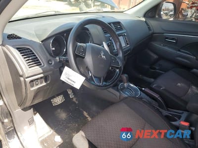 Zdjęcie 8 z 12 samochodu: 2017 MITSUBISHI RVR SE LIMITED VIN:JA4AJ4AW9HZ607771 - miniatura