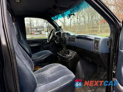 Piąte zdjęcie samochodu w środku: 1999 GMC SAVANA CUTAWAY G3500 VIN:1GDJG31R9X1076492 - miniatura